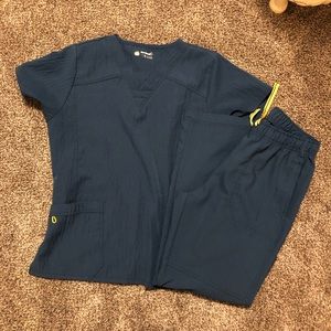 Wonderwink Four stretch scrub set